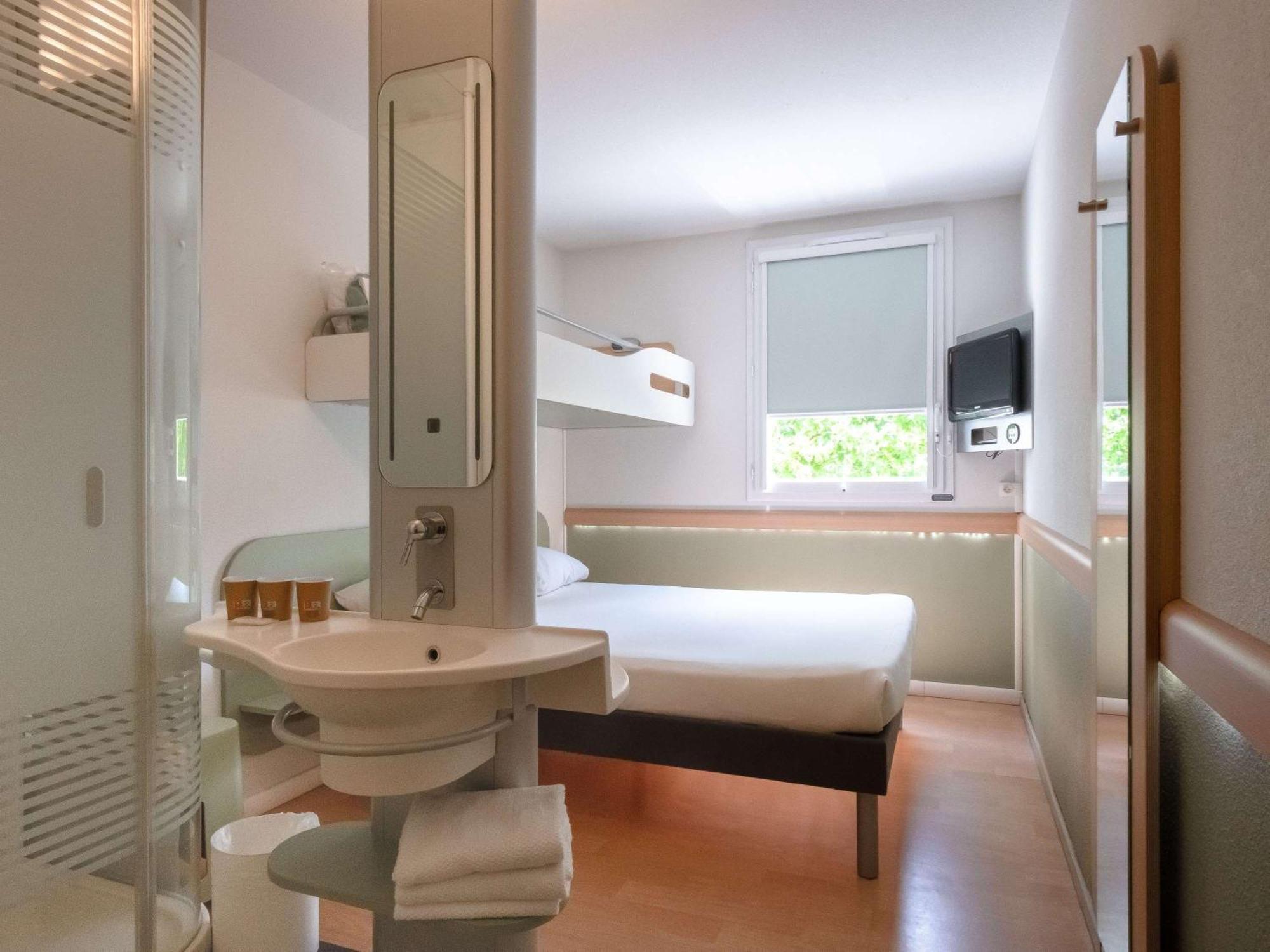 Ibis Budget Montauban Les Chaumes Exteriör bild