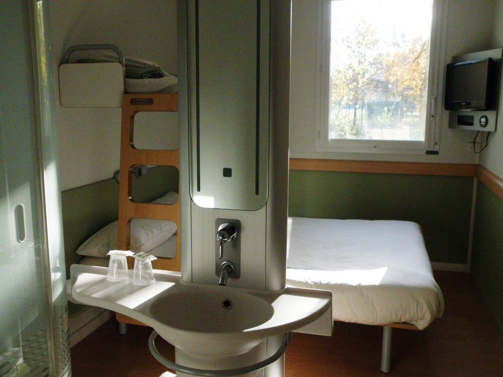 Ibis Budget Montauban Les Chaumes Exteriör bild