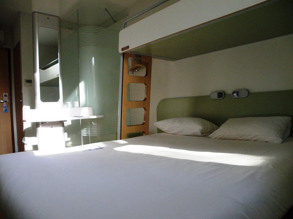 Ibis Budget Montauban Les Chaumes Rum bild