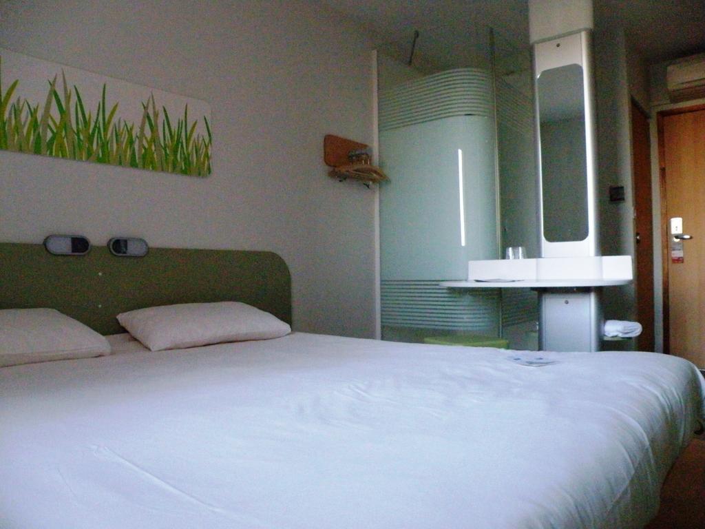 Ibis Budget Montauban Les Chaumes Rum bild